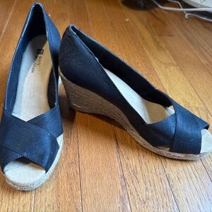 White Mountain Black Wedges
